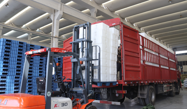 打鐵必須自身硬，質(zhì)量好的塑料托盤有什么要求？