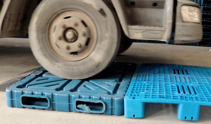 找湖北吹塑托盤廠家？益樂以質取勝