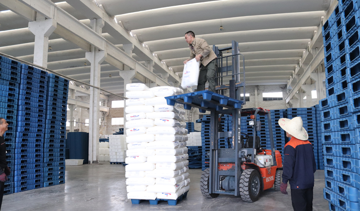 復(fù)聯(lián)4的英雄們維護宇宙和平，塑料托盤守護您