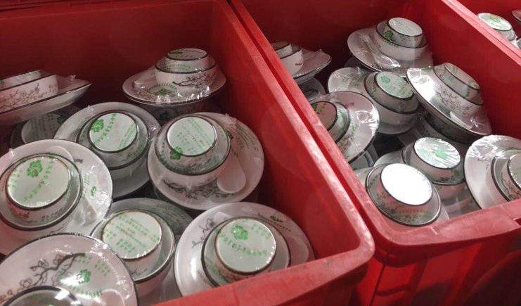 餐飲行業(yè)難？餐具周轉箱生產廠家來助攻