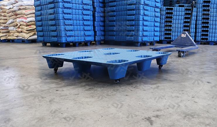 大開腦洞！給九腳吹塑托盤加輪子，想不到吧！