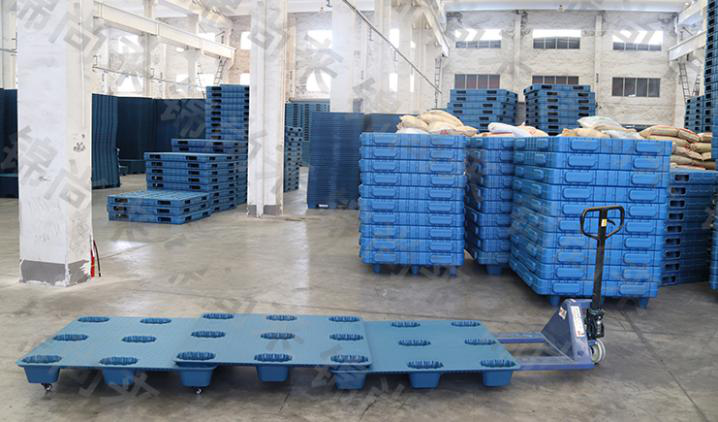 大開腦洞！給九腳吹塑托盤加輪子，想不到吧！