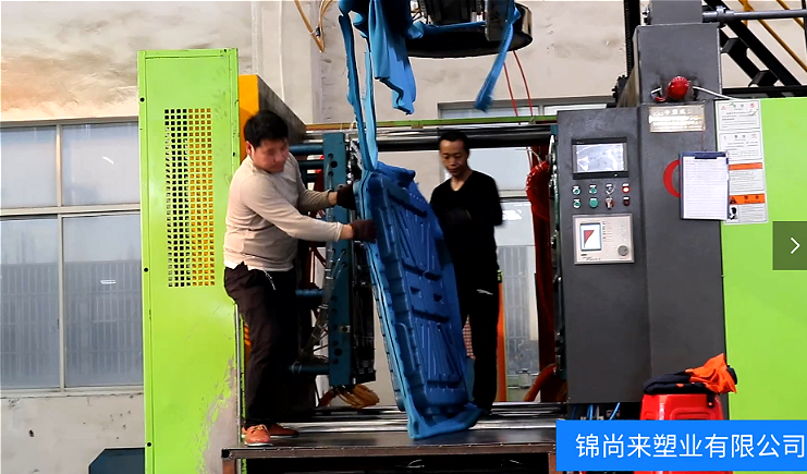 塑料托盤加工生產(chǎn)，現(xiàn)場(chǎng)大揭秘！